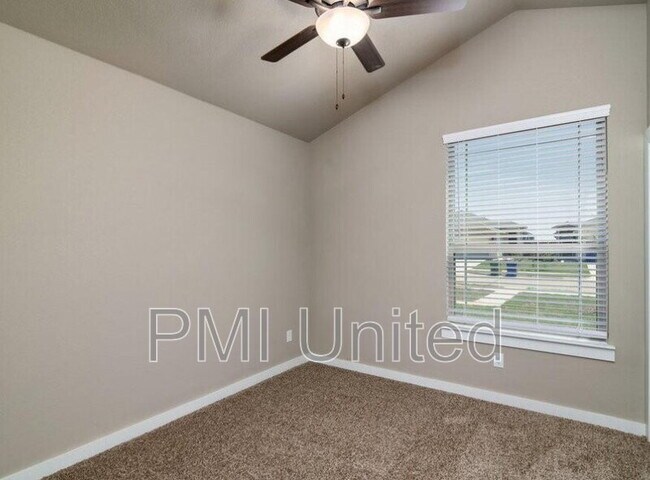 Building Photo - 649 Harvest Moon Dr