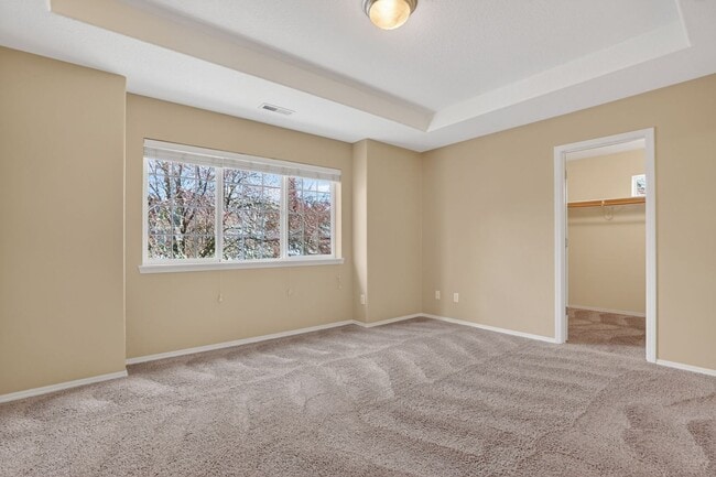 Building Photo - 1052 SE Portlandia Ave