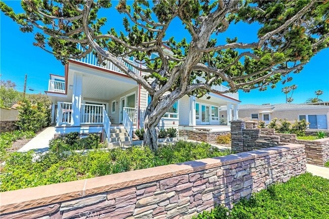 Building Photo - 376 Cliff Dr