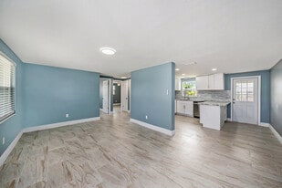 Building Photo - 4744 Guardian Ave