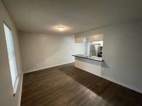 Building Photo - Fully renovated. New owner. Improved property.