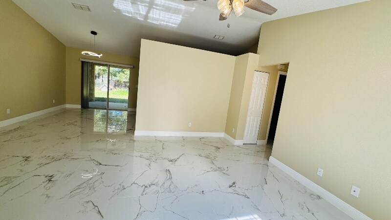 Building Photo - 92 Dogwood Dr Loop