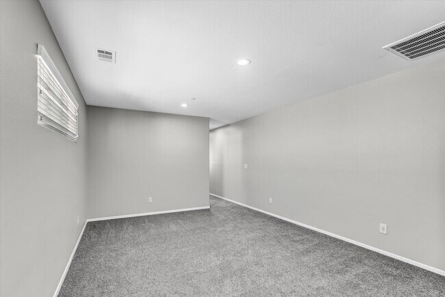 Building Photo - 2215 Antonio Dr