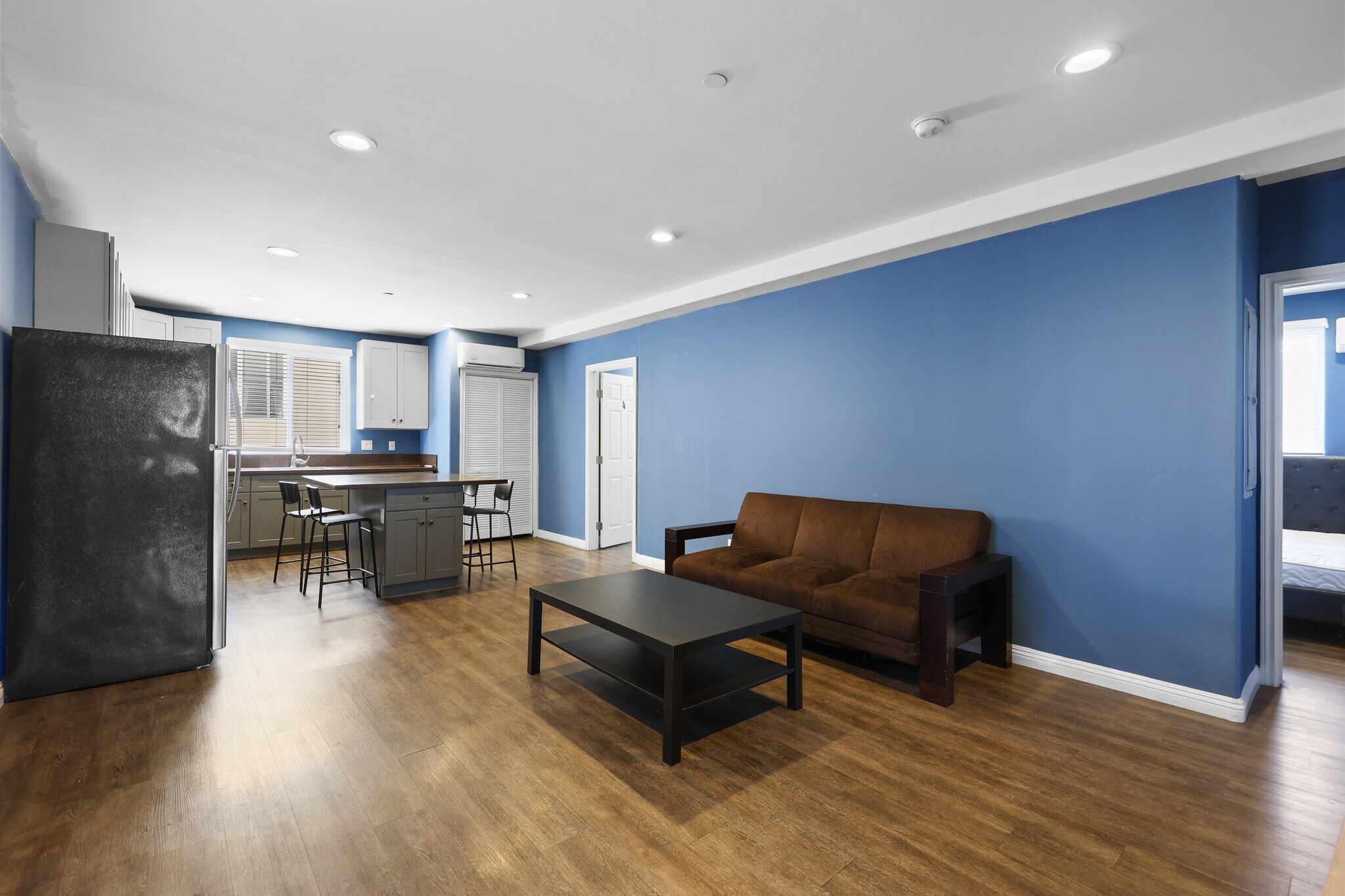 Building Photo - 1168 1/2 W 24th St