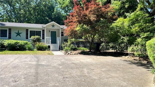 Building Photo - 322 Powder Springs St