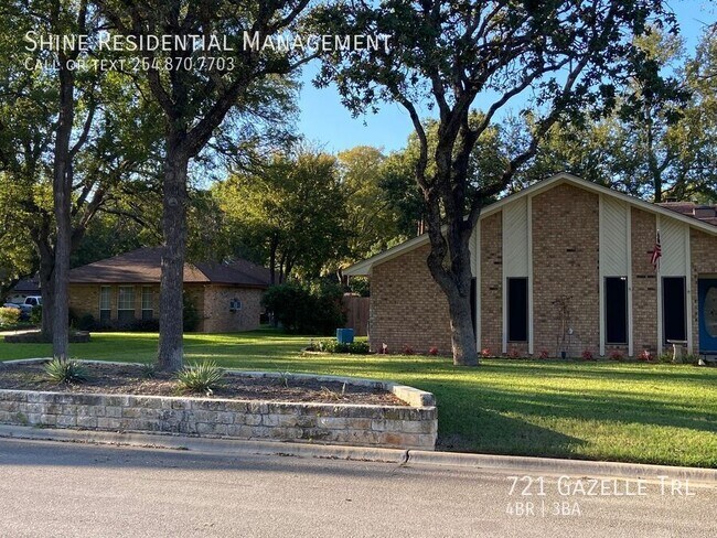 Building Photo - 721 Gazelle Trail