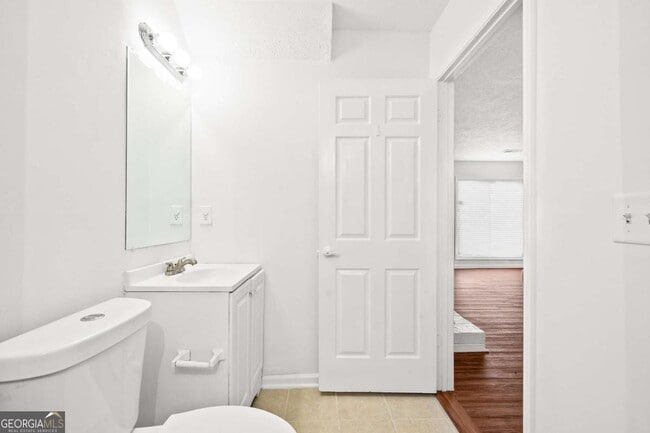 Building Photo - 151 Old Ferry Way