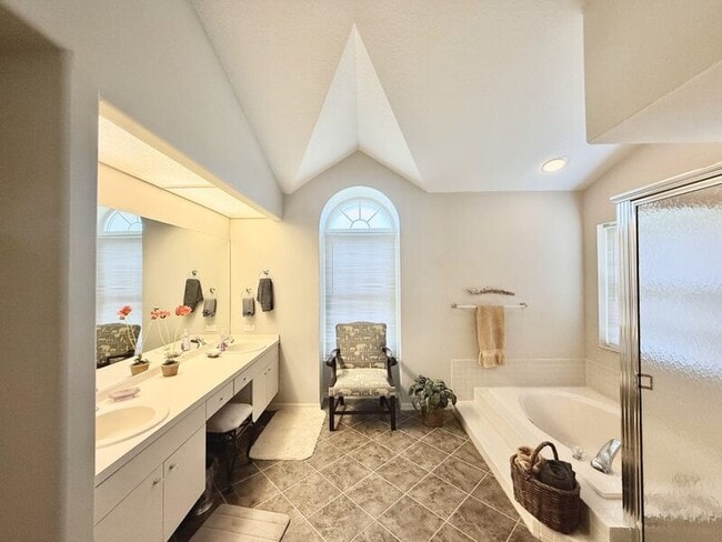 Building Photo - 8724 Ashbury Dr