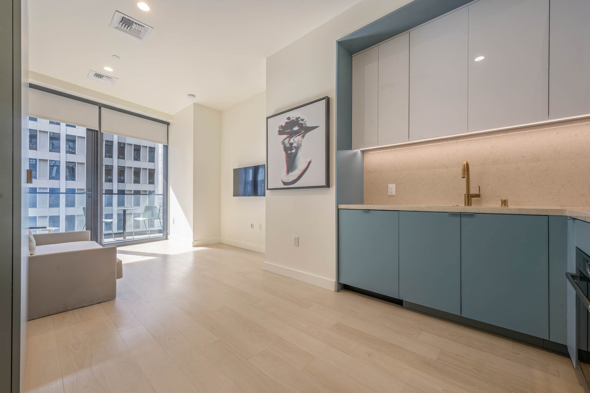 Building Photo - 6401 Wilshire Blvd