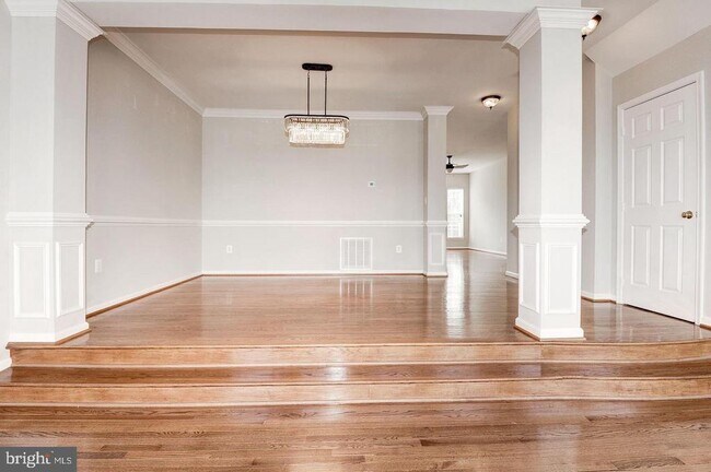 Building Photo - 21264 Victorias Cross Terrace
