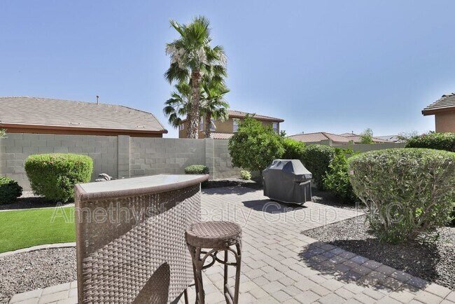 Building Photo - 15068 W Glenrosa Ave