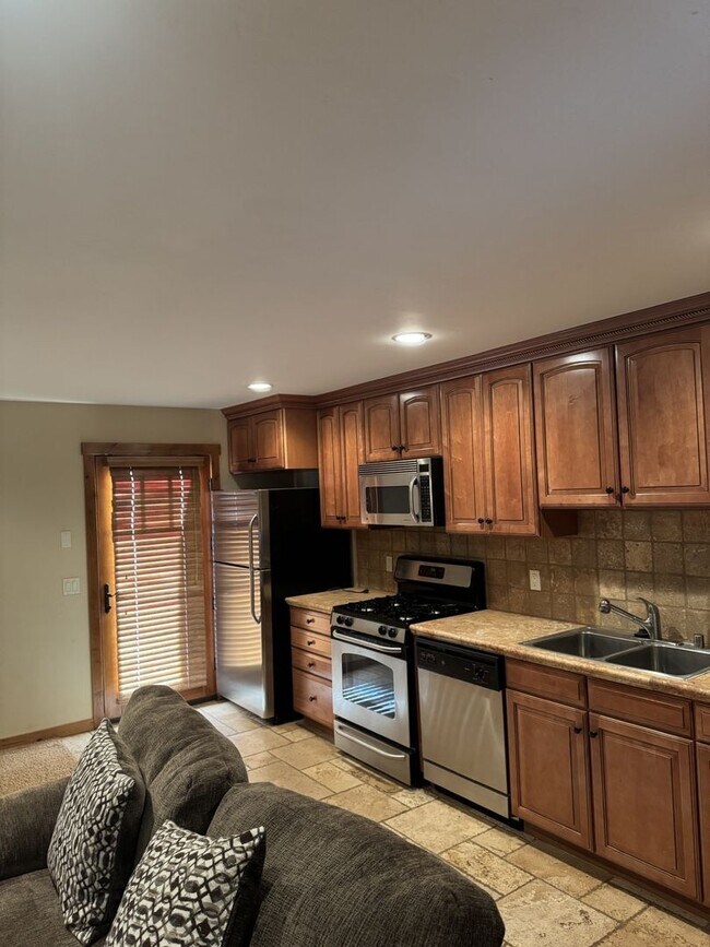 Building Photo - Luxury 5-Bedroom, 6-Bathroom Mountain Retreat – Hot Tub, Fireplaces, & More!