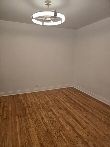 Building Photo - 2896 S Archer Ave
