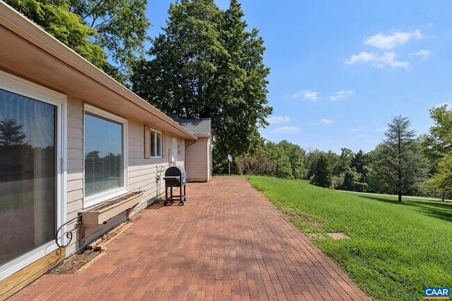 Building Photo - 360 Jeffers Dr
