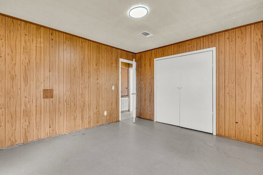 Building Photo - 340 Wyman Dr