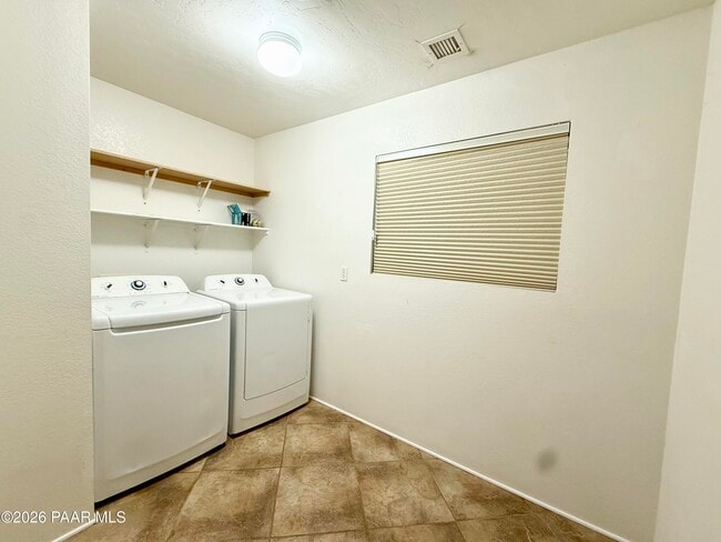 Building Photo - 1953 Putnam Pl