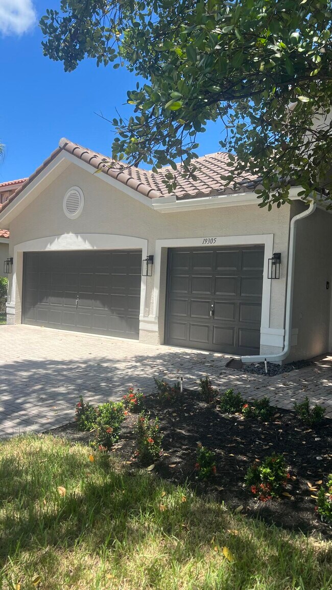 Building Photo - 19305 Skyridge Cir
