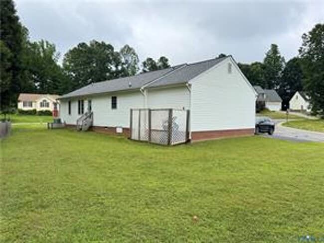 Building Photo - 3 Bed 2 Bath Rancher Style Home -Midlothian