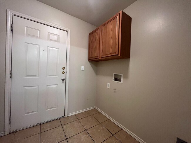 Building Photo - 314 N Clinton Ave