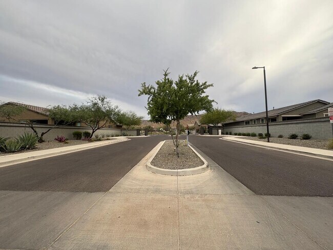 Building Photo - 1649 W la Mirada Dr