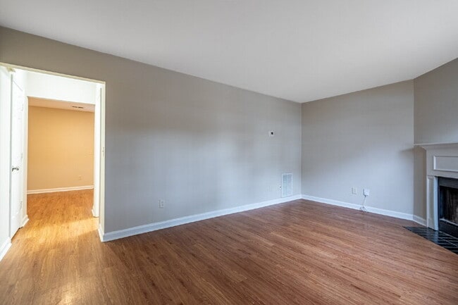 Building Photo - 114 Bentley Pkwy