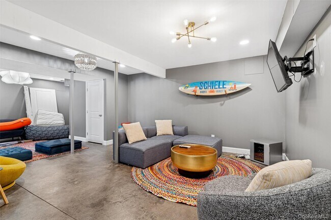 Building Photo - 1510 Maple Ln