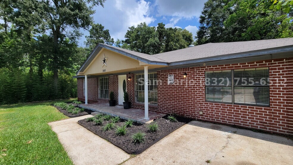 Building Photo - 2100 Hill Top Ct