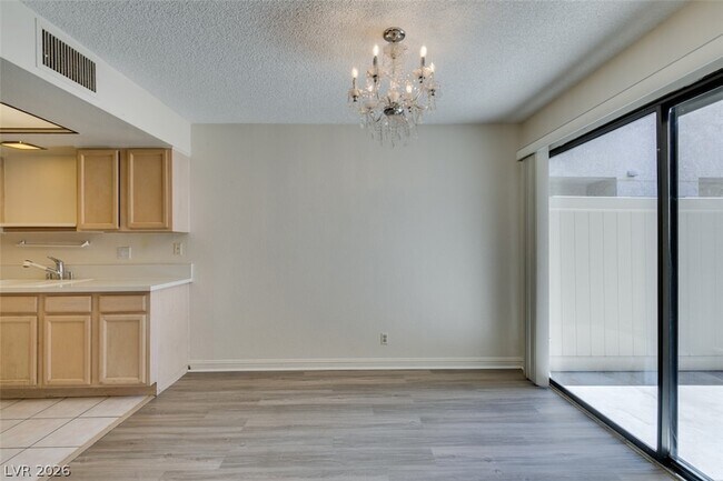 Building Photo - 2127 Pine Breeze Ln