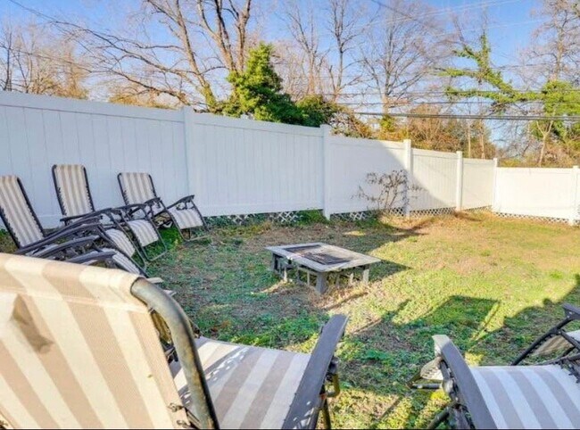 Building Photo - 4302 Woodlea Ave