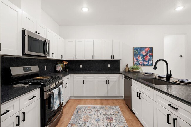 Building Photo - 8912 Cantera Dr