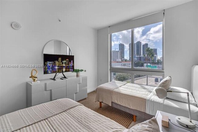 Building Photo - 3900 Biscayne Blvd