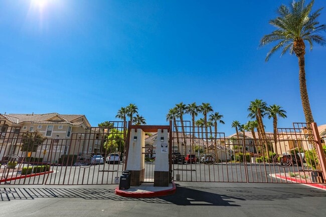 Building Photo - 3 Bedroom North Las Vegas Condo Convenient...