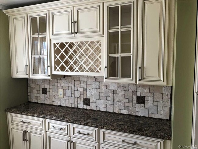 Building Photo - 563 Albemarle Pl