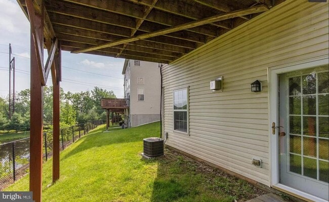 Building Photo - 423 Fort Hill Cir
