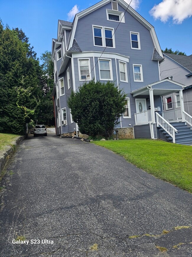 Building Photo - 181 Monmouth Ave