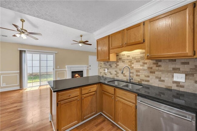 Building Photo - 3085 Barnwood Crossing NW