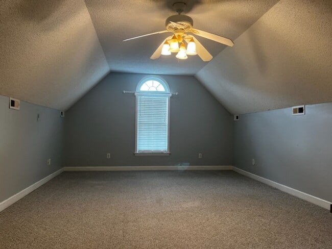 Building Photo - Beautiful Home in Hunters Ridge New Bern