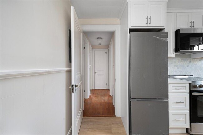 Building Photo - 118 Ruggles Ave