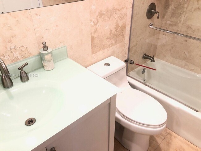 Building Photo - 3901 S Ocean Dr