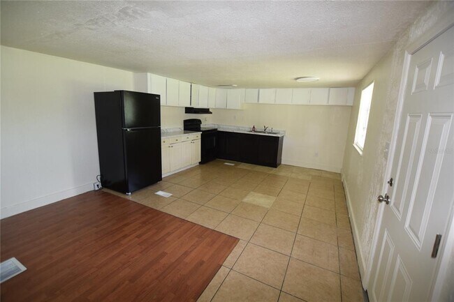 Building Photo - 5101 N Kaliga Dr