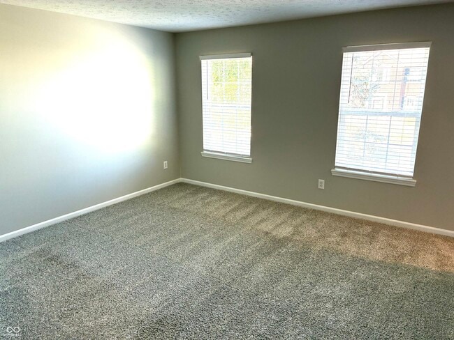 Building Photo - 5761 Cantigny Way S