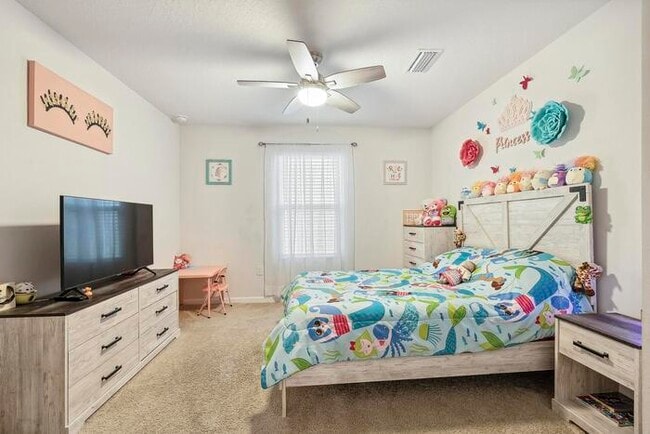 Building Photo - Updated and Move In Ready 4/2 in Cantonment