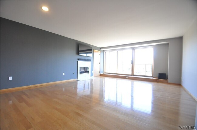 Building Photo - 40 Waterfront Cir