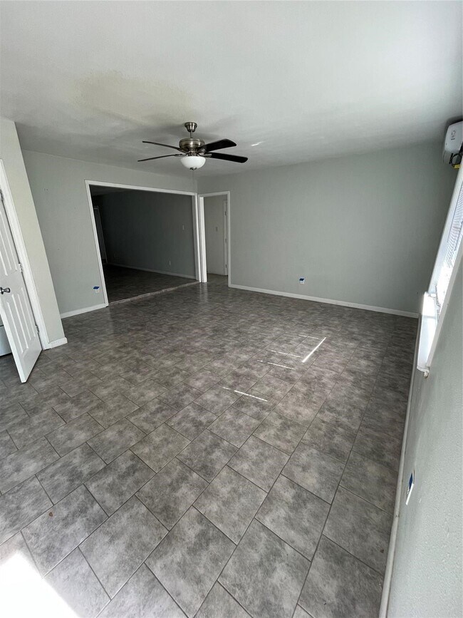 Building Photo - 8321 Homewood Ln