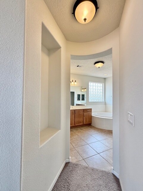 Building Photo - 15 Los Miradores Dr NE