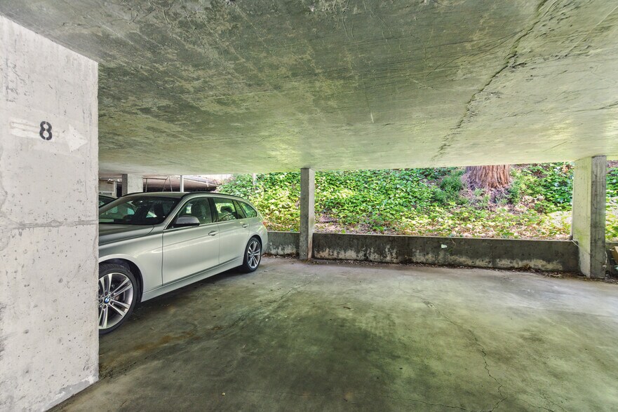 Covered Garage parking - 67 Brookwood Rd