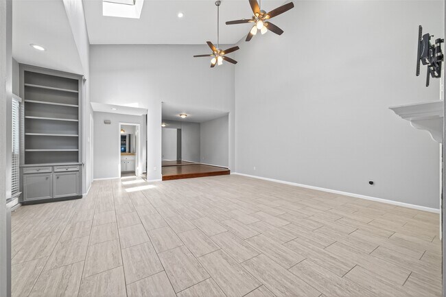 Building Photo - 5218 Palmetto St