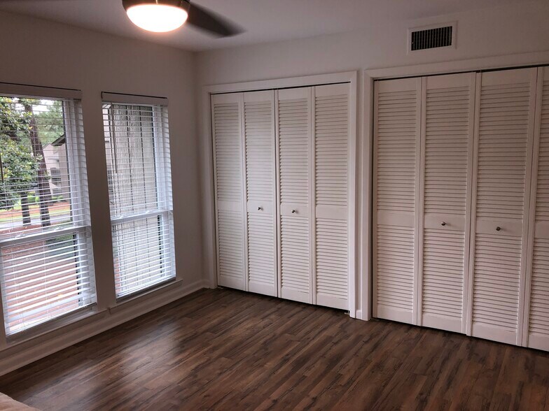 Building Photo - 250 Sugar Gum Ln