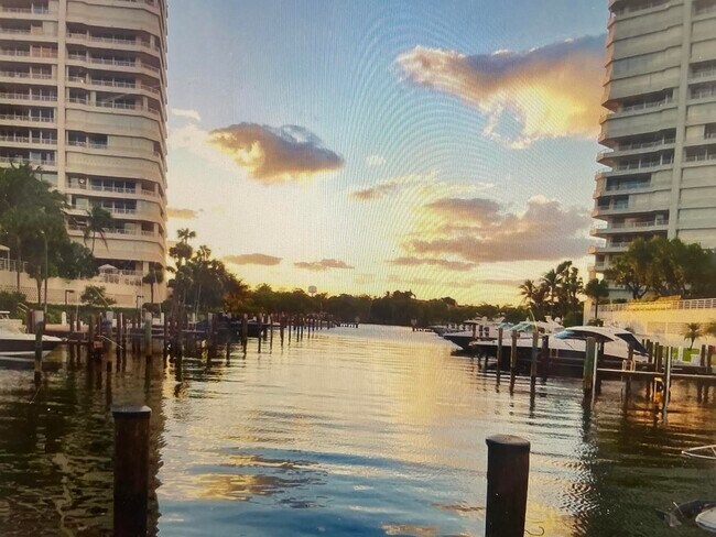 Building Photo - 4201 N Ocean Blvd