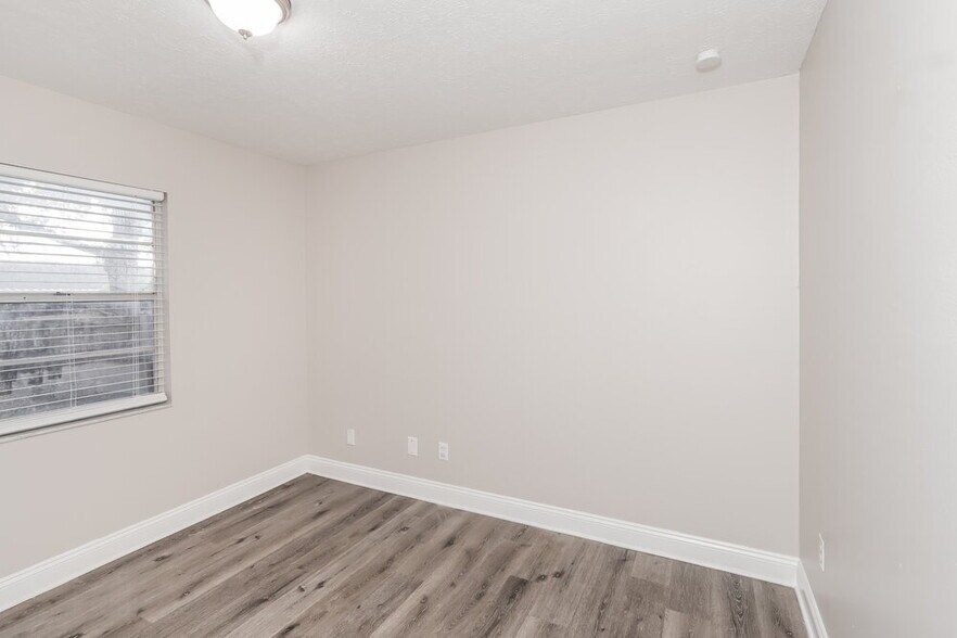 Building Photo - 4914 Reagan Ave